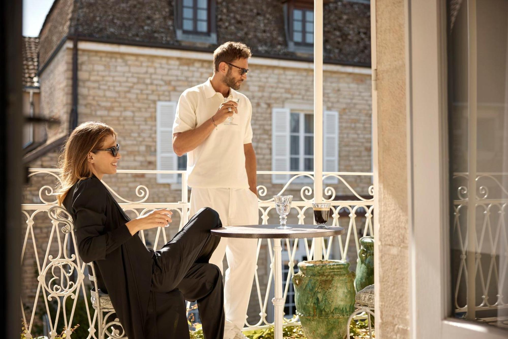 Hôtel Restaurant Le Montrachet Puligny-Montrachet Exterior foto